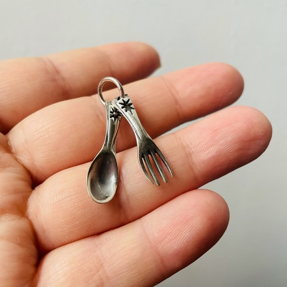 Sterling silver spoon and fork necklace - Picture 1 of 3